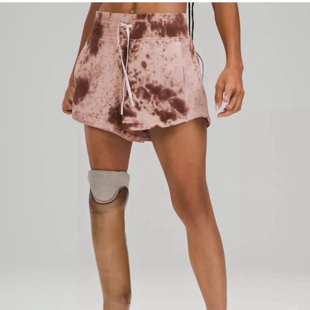 Lululemon innner glow shorts